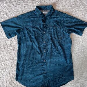 Columbia Men's L Lightweight button-up shirt